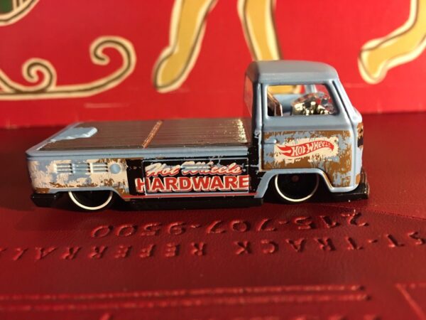 Volkswagen T2 Pickup (HW Hot Trucks - 2018)