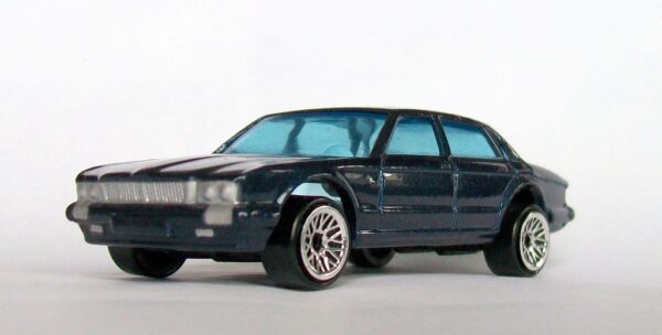 Jaguar XJ40 (Hot Wheels - 1997)