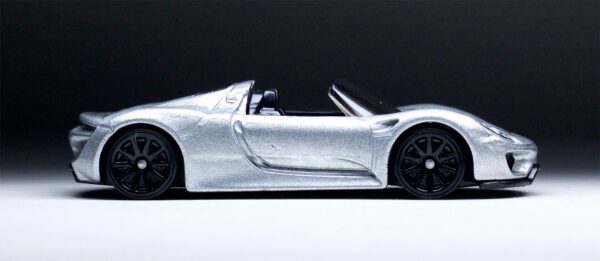 '18 Porsche 918 Spyder (Factory Fresh - 2018)