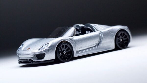 '18 Porsche 918 Spyder (Factory Fresh - 2018)