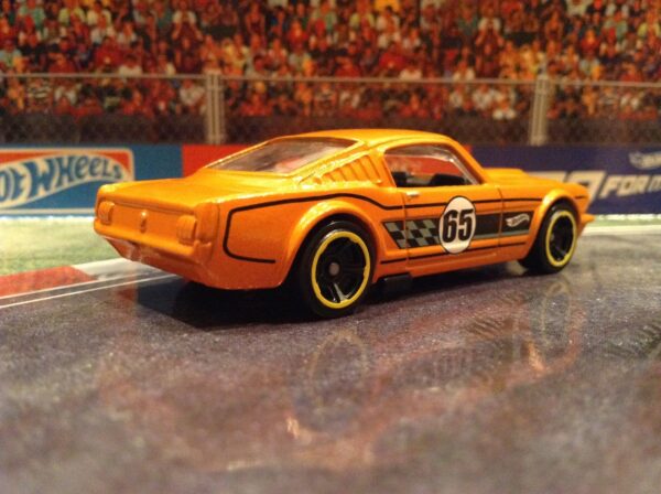 '65 Ford Mustang 2+2 Fastback (Ford Perfomance Series - 2016)