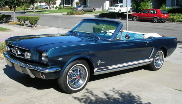 '65 Ford Mustang Convertible (Hot Wheels - 1998)