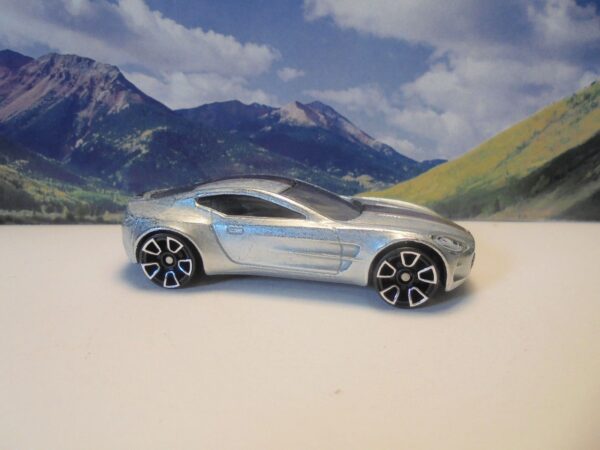 Aston Martin One-77 *ZAMAC EXCLUSIVE* (HW Exotics - 2018)