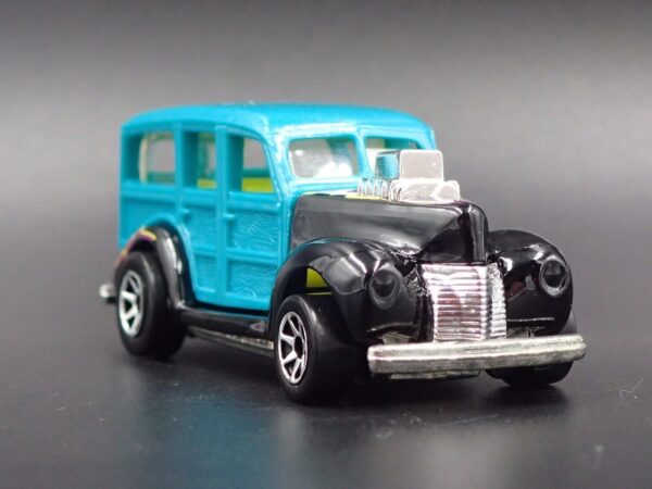 '40's Ford Woody Wagon (Hot Wheels - 1995)