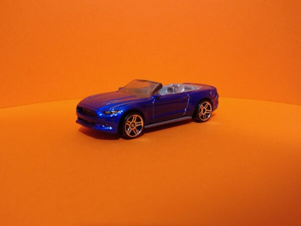 '15 Ford Mustang GT Convertible (Factory Fresh - 2017)