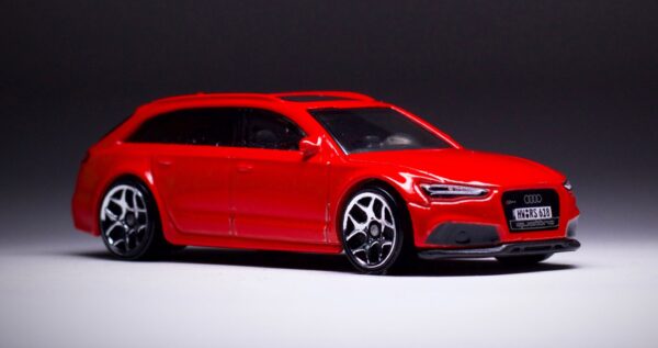 '17 Audi RS 6 Avant (Factory Fresh - 2018)