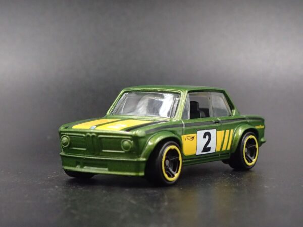 BMW 2002 (BMW Series - 2016)