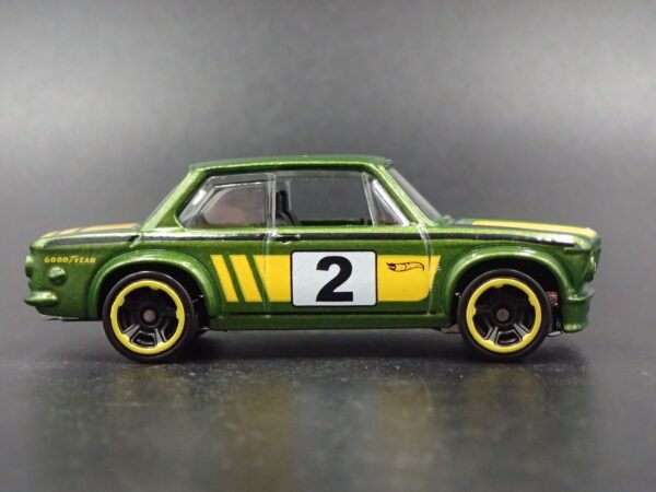 BMW 2002 (BMW Series - 2016)