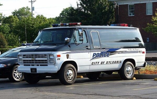 '85 Chevy G20 Van (Hot Pursuit Series 24 (City of Sylvania Police) - 2017)