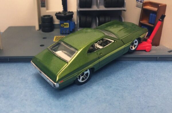 '72 Ford Gran Torino Sport (New Models - 2011)