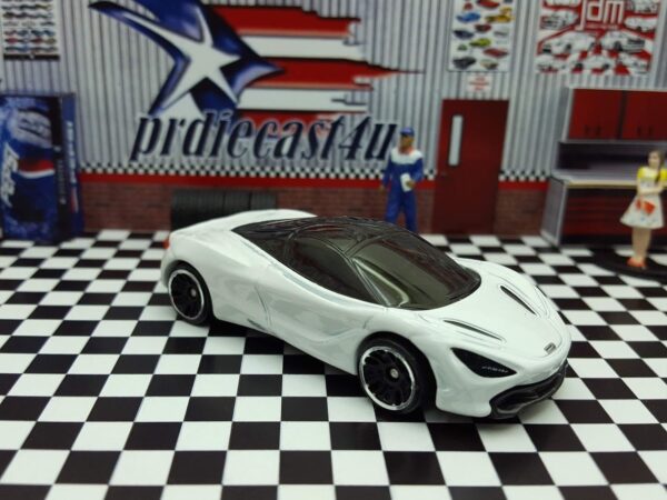 McLaren 720S (Factory Fresh - 2018)