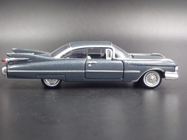 '59 Cadillac Series 62 (Auto-Thentics Release 49 - 2018)