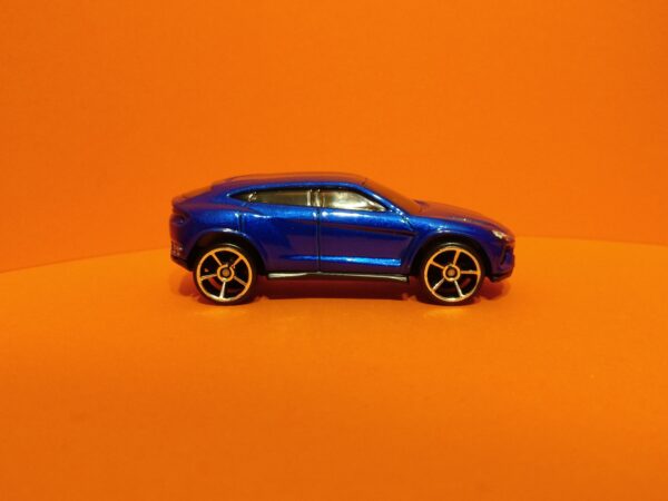 Lamborghini Urus (HW Hot Trucks - 2016)