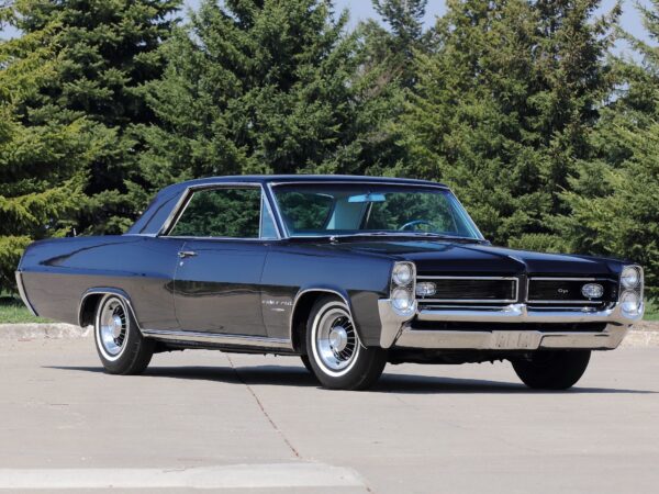 '64 Pontiac Grand Prix (Moving Parts Series - 2019)
