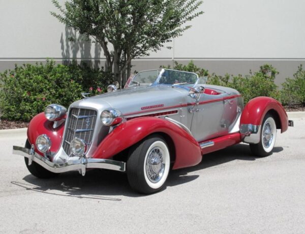 Auburn 852 (Hot Wheels - 2002)
