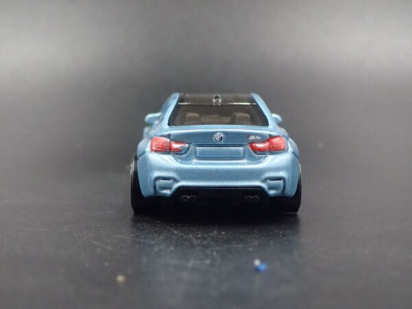 BMW M4 (Factory Fresh - 2017)