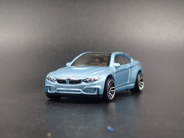 BMW M4 (Factory Fresh - 2017)