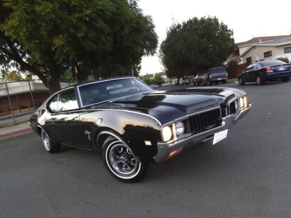 '69 Oldsmobile Cutlass S (Muscle Cars U.S.A.: Class of 1969 - 2019 Release 1 Set A)