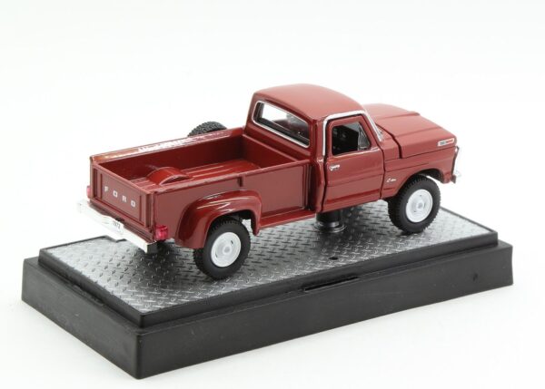 '72 Ford F-100 Custom 4X4 (Auto-Trucks Release 42 - 2017)