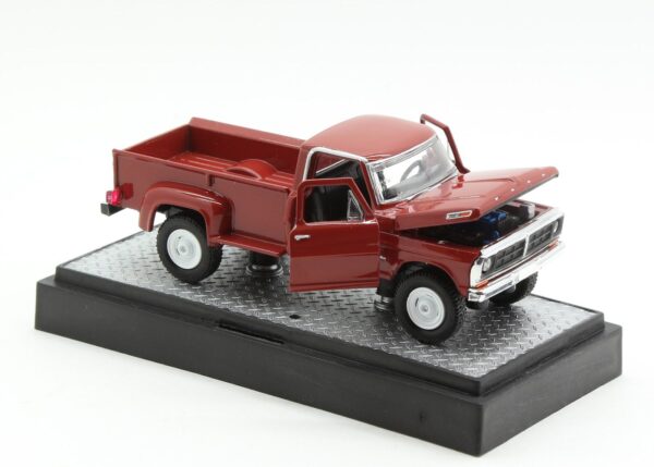 '72 Ford F-100 Custom 4X4 (Auto-Trucks Release 42 - 2017)