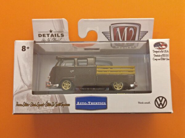 '61 Volkswagen Double Cab Truck USA Model (Auto-Thentics Volkswagen Release VW04 - 2017)