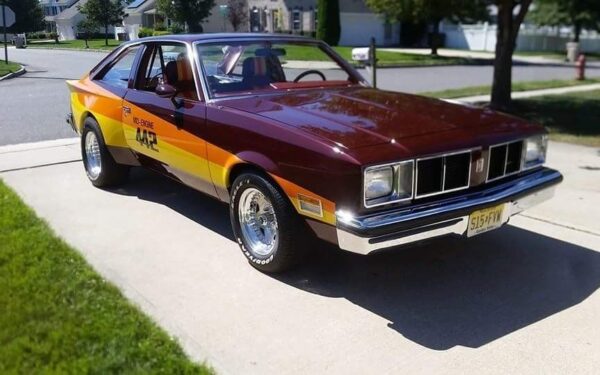 Oldsmobile Cutlass 442 (442 Much) (The Hot Ones - 2012)