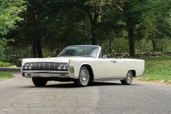 '64 Lincoln Continental (Hippie Mobiles - 2001)