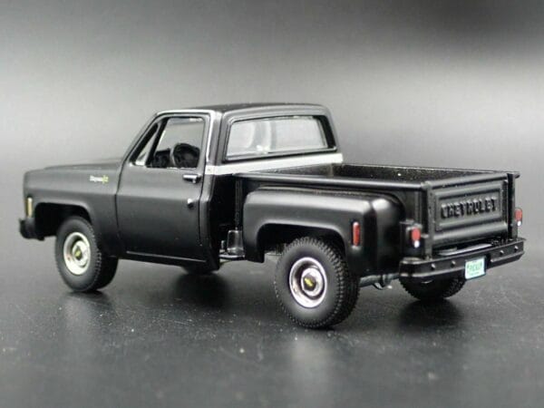 '73 Chevy Cheyenne Stepside (Premium: 2019 MiJo Exclusives)