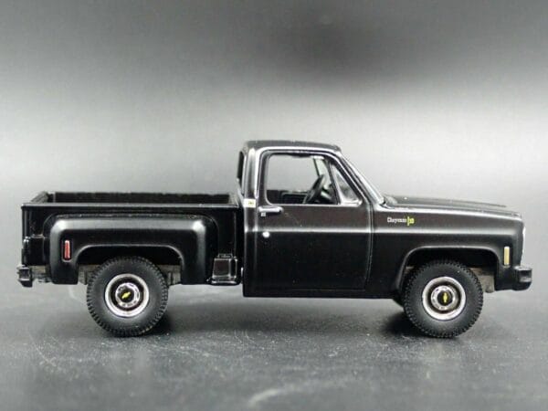 '73 Chevy Cheyenne Stepside (Premium: 2019 MiJo Exclusives)