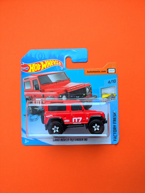 Land Rover Defender 90 (Factory Fresh - 2020)