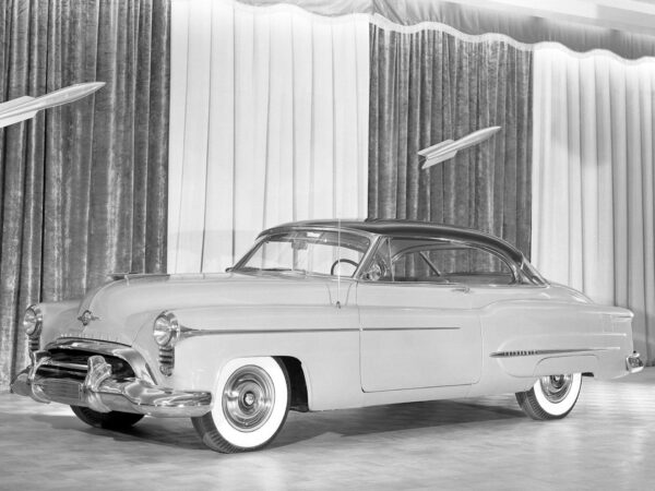 '53 Oldsmobile 98 (Auto-Thentics Release 41 - 2017)