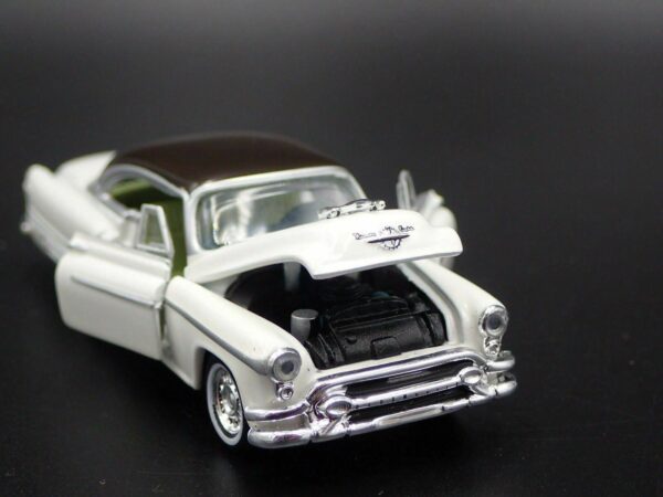 '53 Oldsmobile 98 (Auto-Thentics Release 41 - 2017)