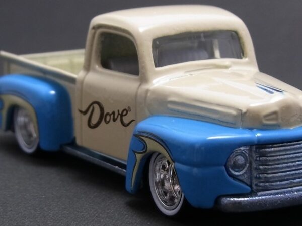 '49 Ford F1 (Pop Culture 2015 - M&M Mars)