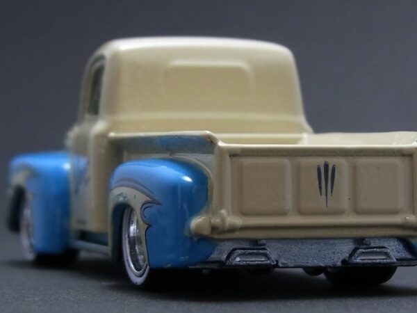 '49 Ford F1 (Pop Culture 2015 - M&M Mars)