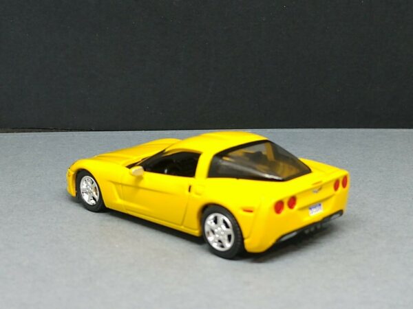 '05 Chevrolet Corvette Coupe (Corvette Collection Series 1 - 2005)