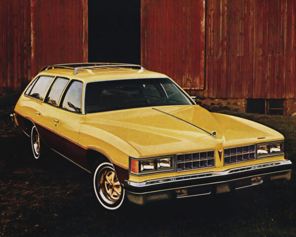 '77 Pontiac LeMans Safari and Utility Trailer (Hitch & Tow Series 18 - 2019)