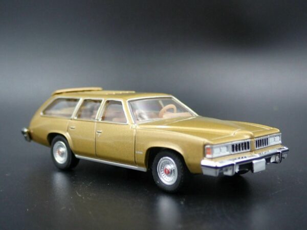 '77 Pontiac LeMans Safari and Utility Trailer (Hitch & Tow Series 18 - 2019)