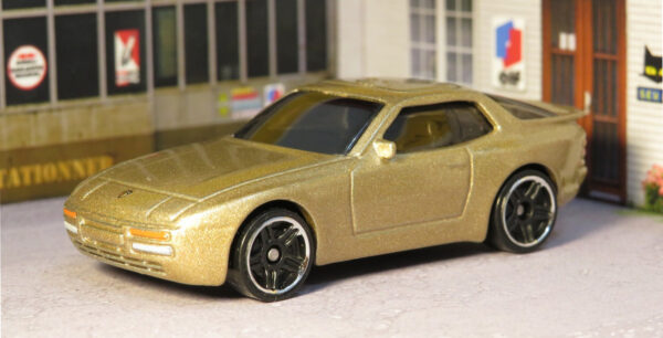 '89 Porsche 944 Turbo (Porsche - 2020)