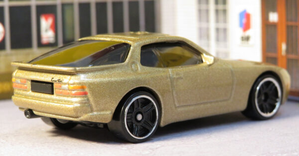 '89 Porsche 944 Turbo (Porsche - 2020)