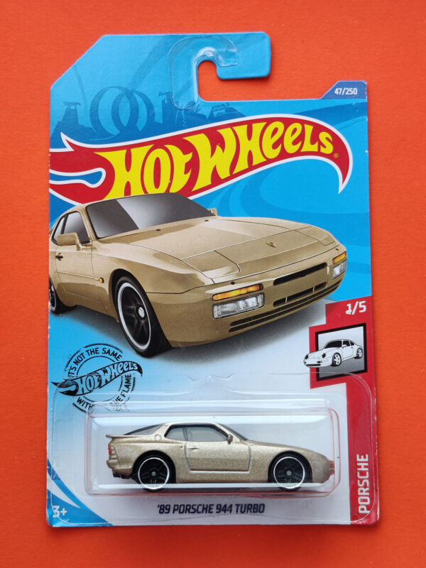 '89 Porsche 944 Turbo (Porsche - 2020)