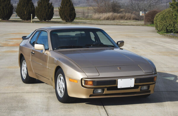 '89 Porsche 944 Turbo (Porsche - 2020)