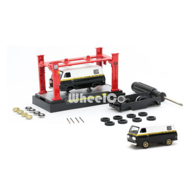 '65 Ford Econoline Delivery Van (Model-Kit Release 09 - 2016)