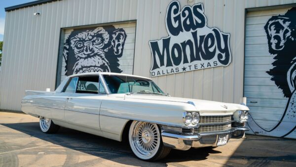 '63 Cadillac Coupe De Ville (Showcase Hot Wheels: Custom Cruiser Series - 2004)