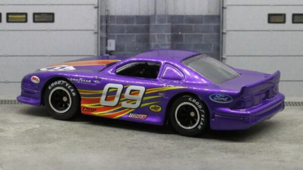Ford Mustang Cobra (Hot Wheels Racing Muscle - 2012)