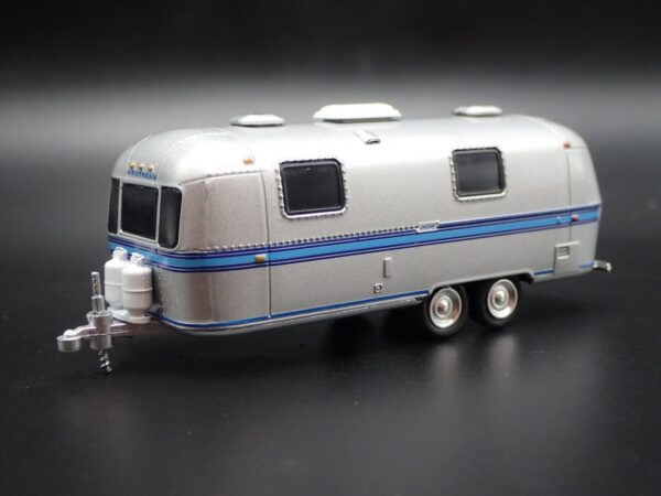 Airstream Land Yacht Custom (Hitched Homes Series 11 - 2020)