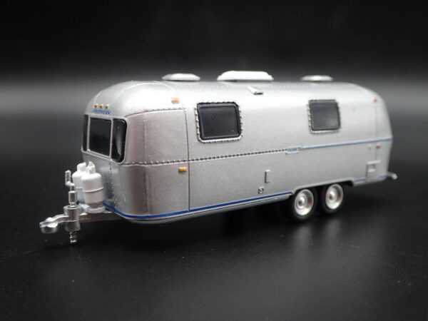 '72 Airstream Land Yacht Safari (Hitched Homes Series 10 - 2021)