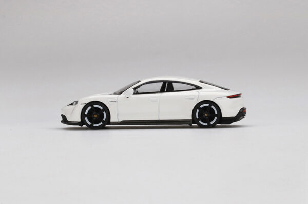Porsche Taycan Turbo S (White, LHD - 2021)