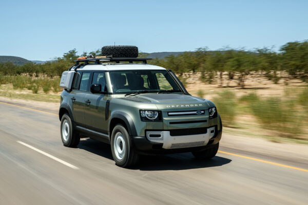 Land Rover Defender 110 (Global64: Green Metallic - 2021)