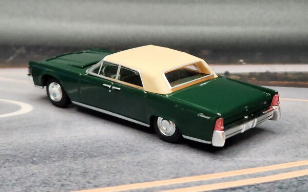 '65 Lincoln Continental Convertible with Woman in a Dress (The Hobby Shop Series 11 - 2021)