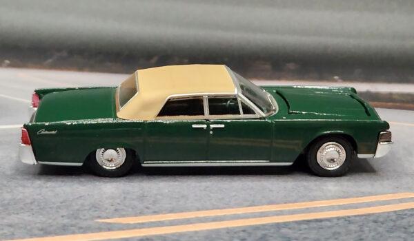 '65 Lincoln Continental Convertible with Woman in a Dress (The Hobby Shop Series 11 - 2021)